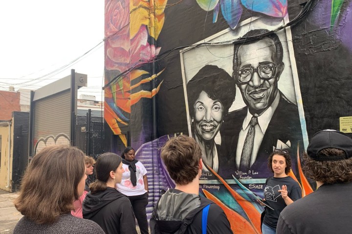 Guide Carolyn on U Street