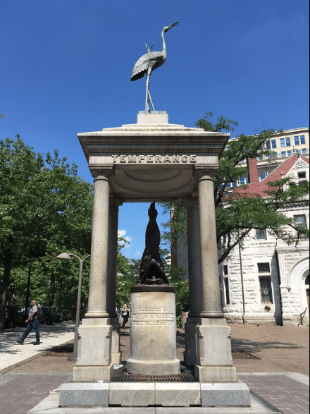 a statue of a person